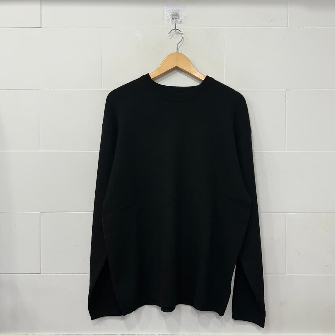 쿠어 라운드넥 니트 상품이미지1