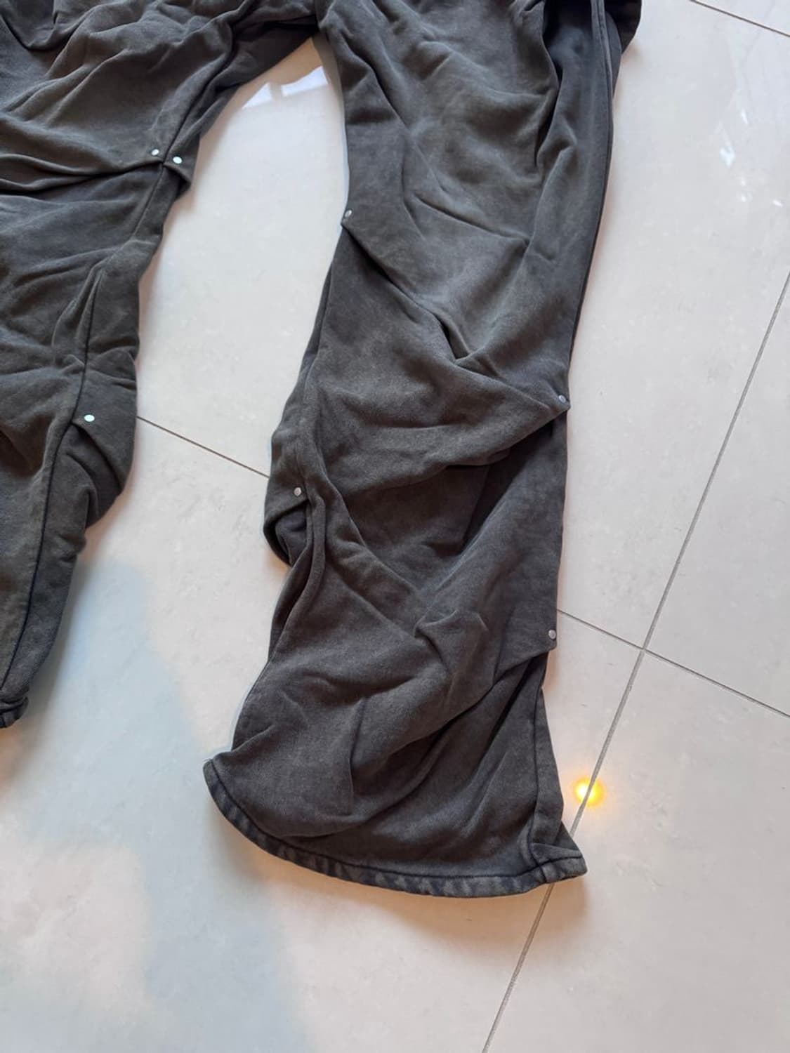 TUCK SWEAT PANTS 랜덤 턱 스웨트 팬츠 상품이미지6