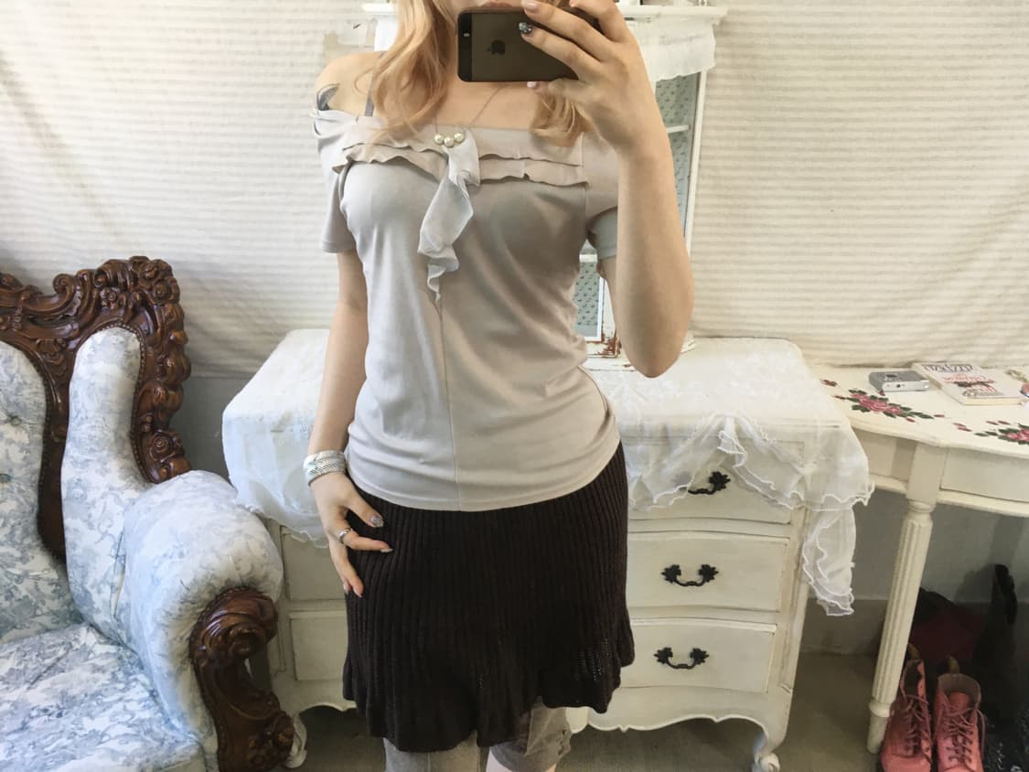 빈티지 베이지 러플 오프숄더 블라우스 상품이미지2