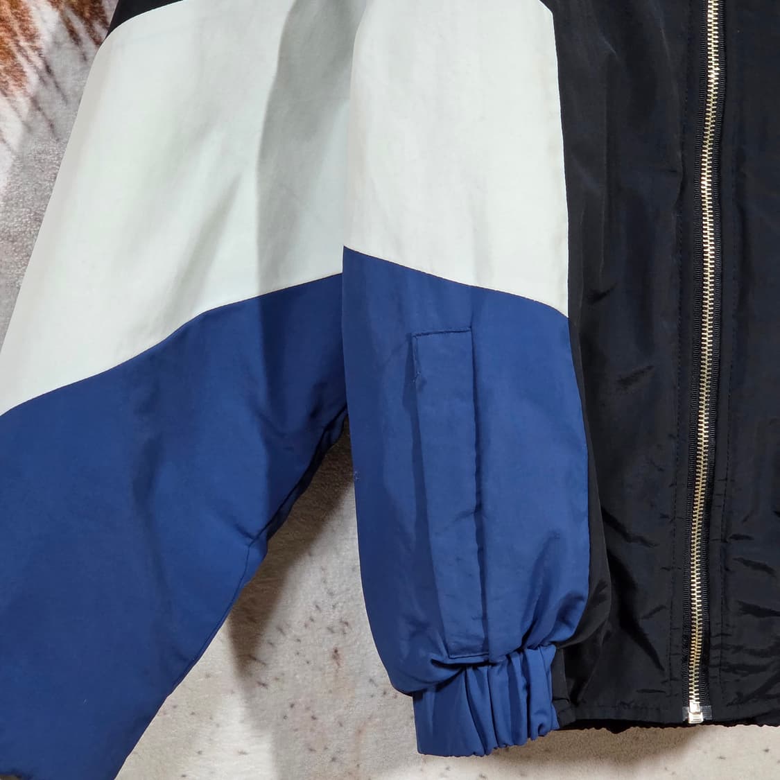 빈티지 블랙 블루 배색 패딩 점퍼 상품이미지3