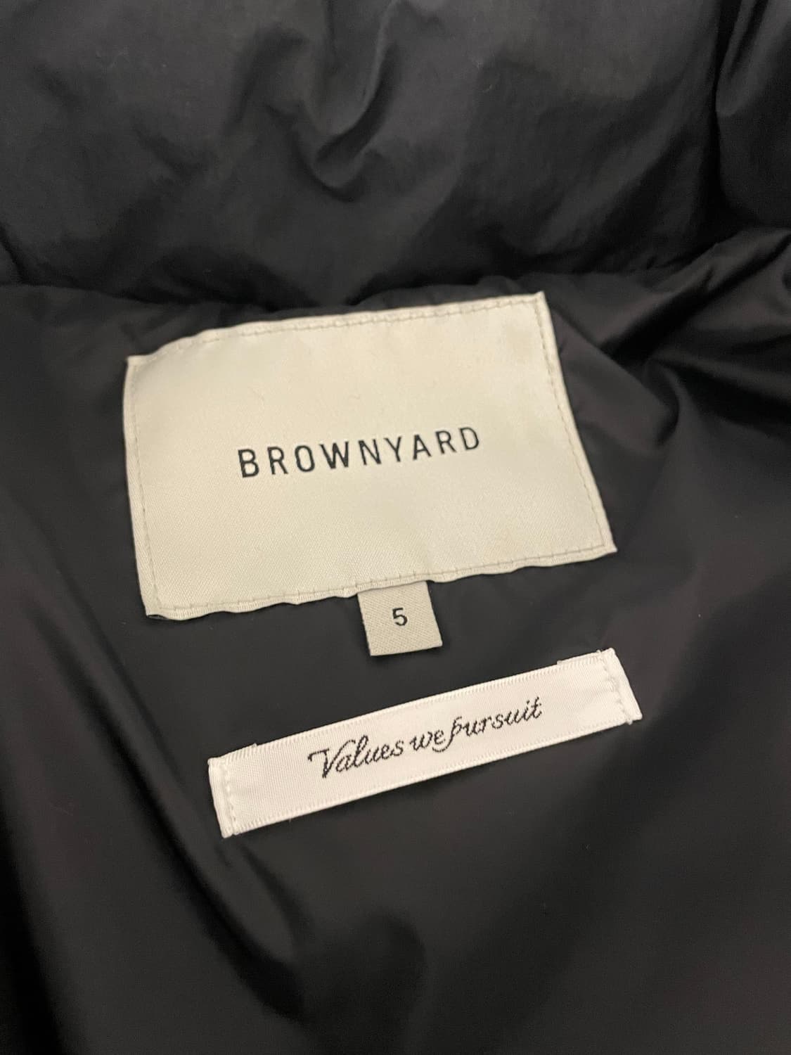 [5] 브라운야드 푸퍼 다운 패딩 블랙 상품이미지4