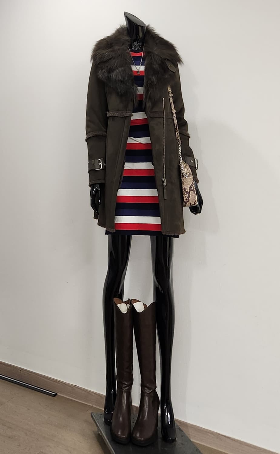 딥카키 무스탕코트 상품이미지2