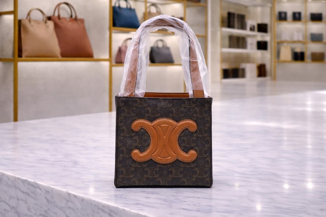 [S급] 셀린느 퀴르 트리옹프 큐브백 판매합니다!!! 상품이미지1