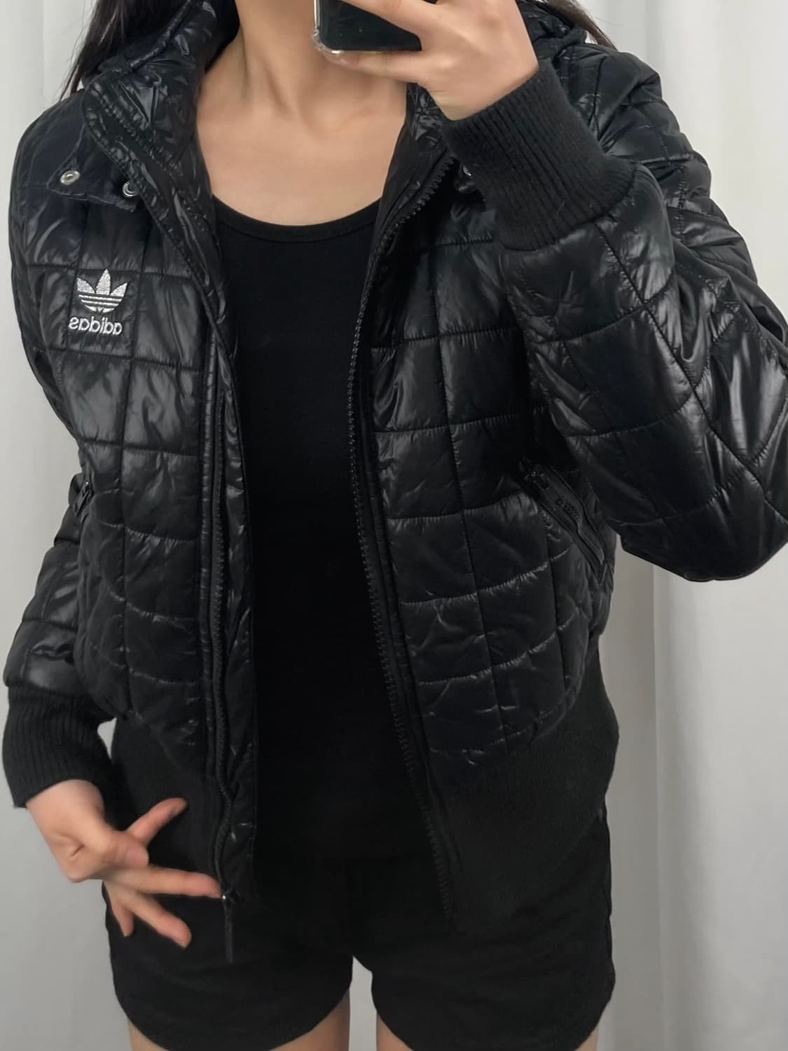 아디다스 블랙 퀼팅 크롭 숏 패딩 자켓 상품이미지2