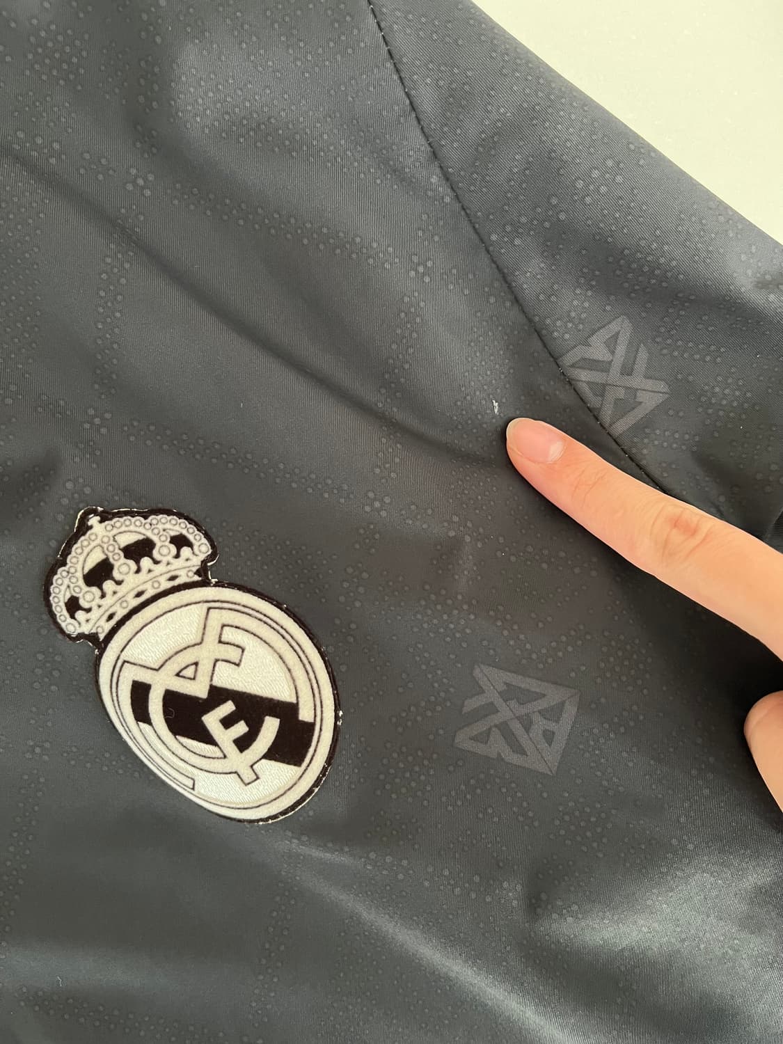 105) 아디다스 레알마드리드 바람막이 LT 올오버프린트 자켓 상품이미지4