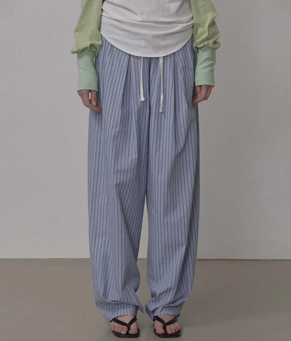 Bed To Go Pintuck Pants Blue Stripe 스컬프터 상품이미지1