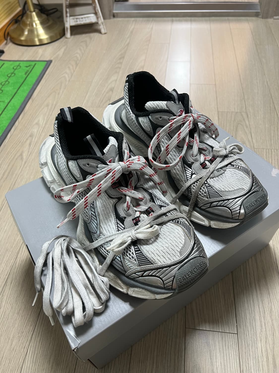 (45)발렌시아가3xl  그레이화이트 레드 상품이미지1