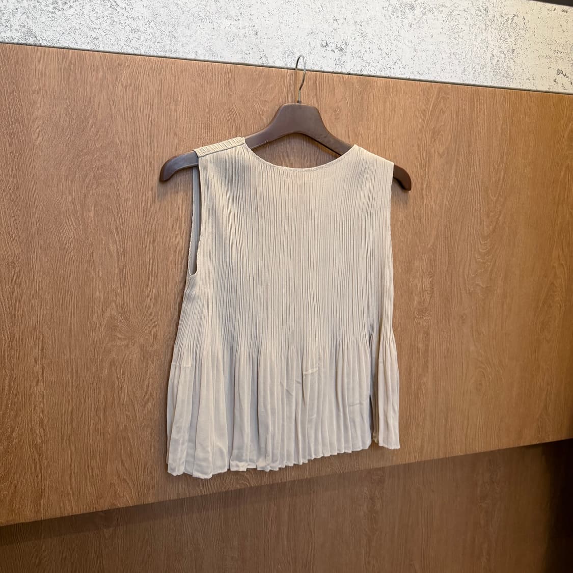 빈티지 슬리브리스 플리츠 블라우스 루즈핏 베이지 상품이미지2