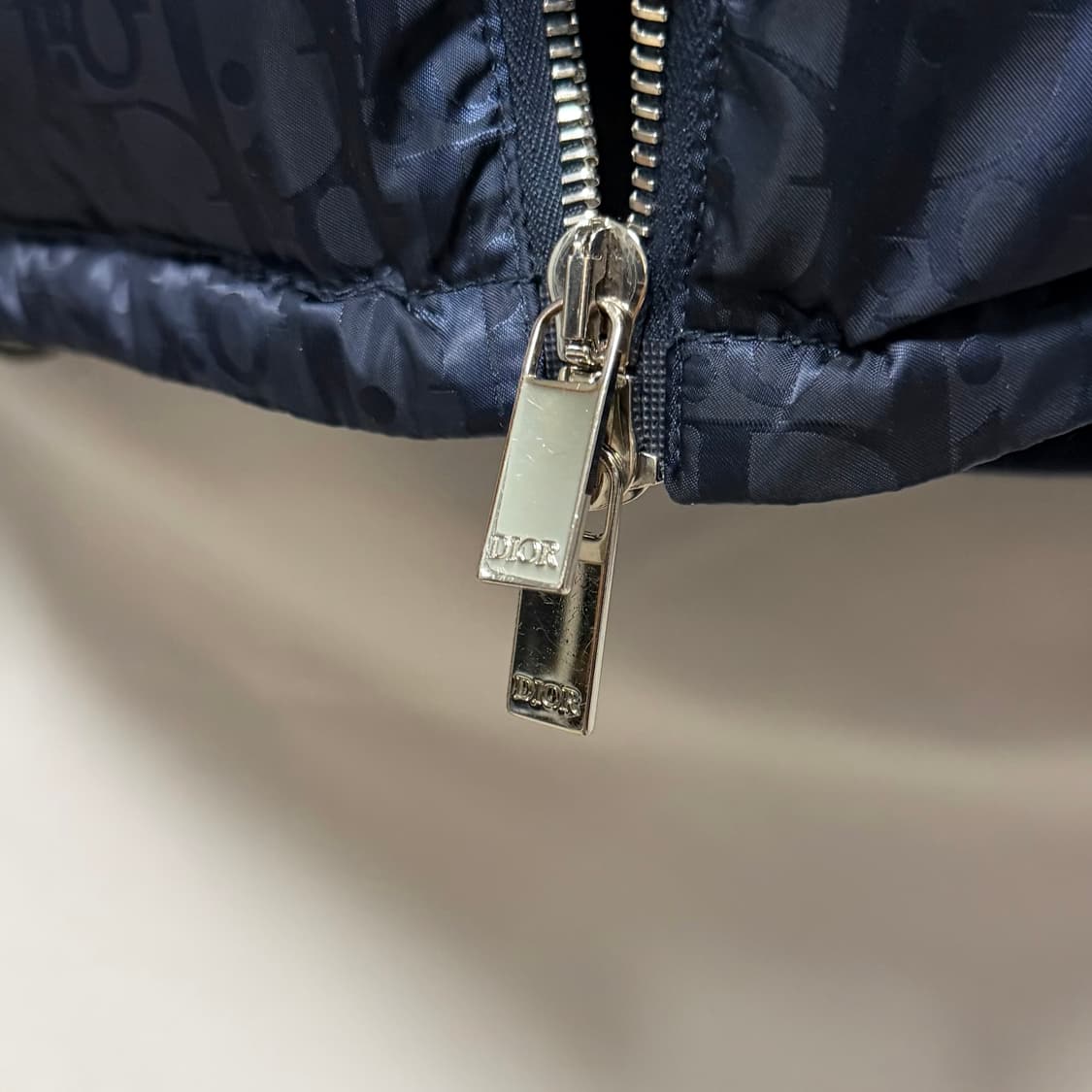 [S+급/L] 디올 오블리크 니트패딩 다크 네이비 풀구성 상품이미지7