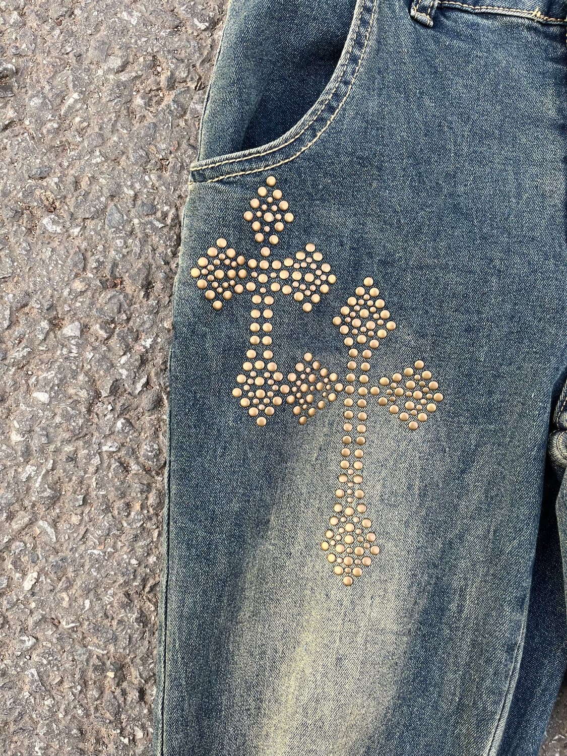 Romwe ✝️ stud washed flare jean 상품이미지4