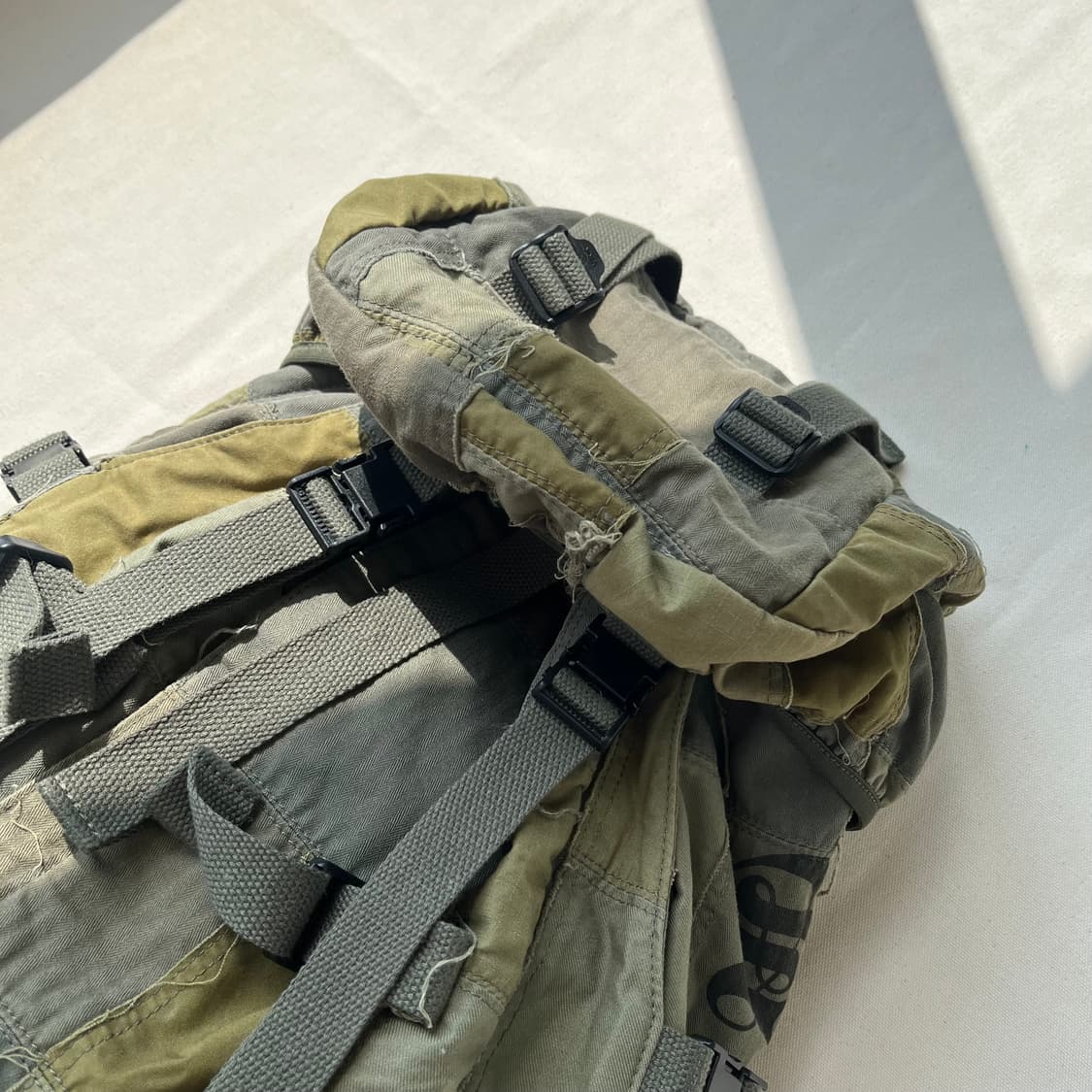 준야와타나베 맨 x 슈프림 패치워크 밀리터리 백팩 상품이미지2