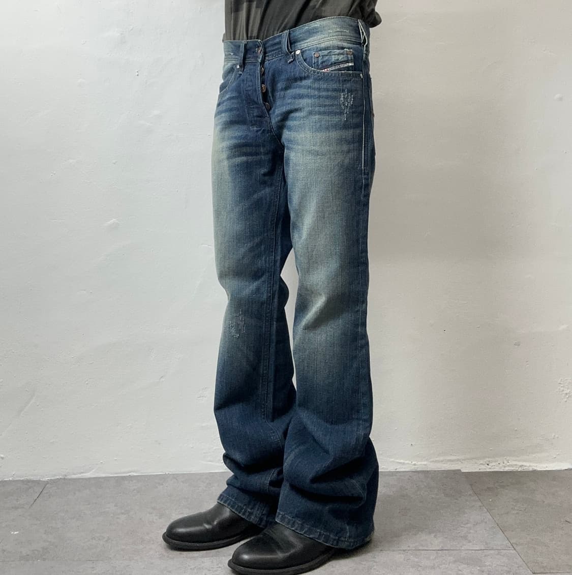 Diesel Zathan Bootcut Distressed Denim 상품이미지3