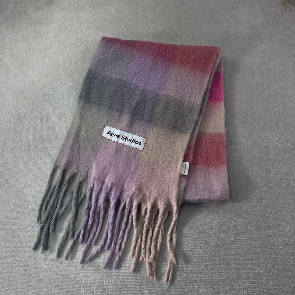 아크네스튜디오 모헤어 핑크 머플러 상품이미지1