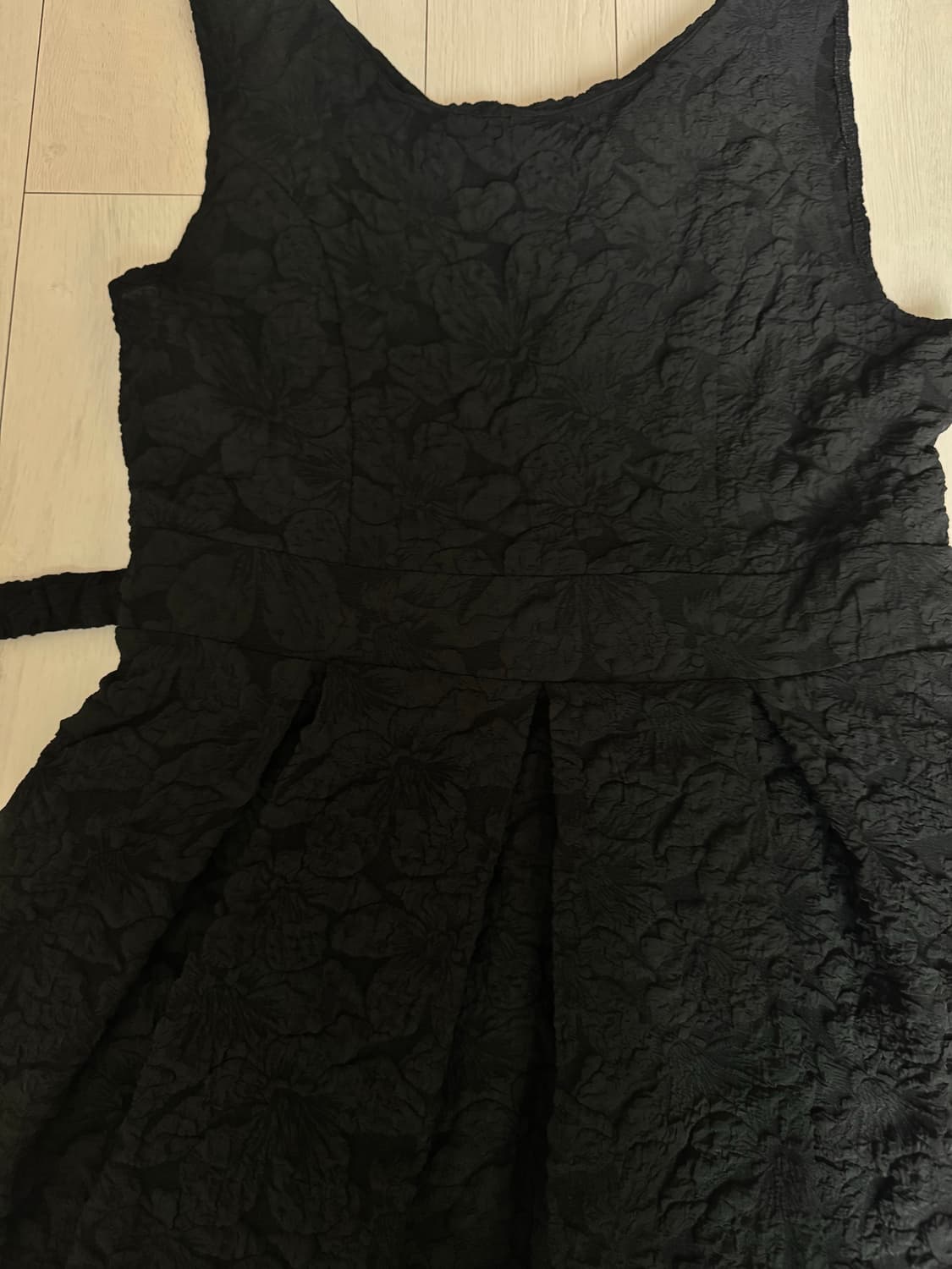 블랙 자카드 슬리브리스 미니 드레스 상품이미지4