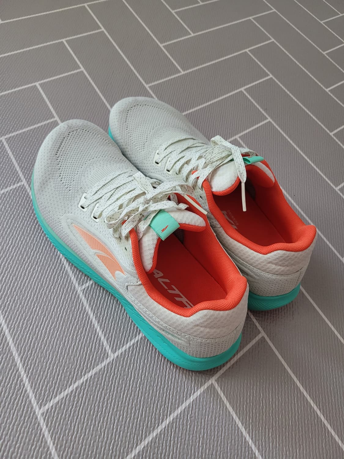 1회착) 알트라 에스칼란테 3 러닝화 275 상품이미지2