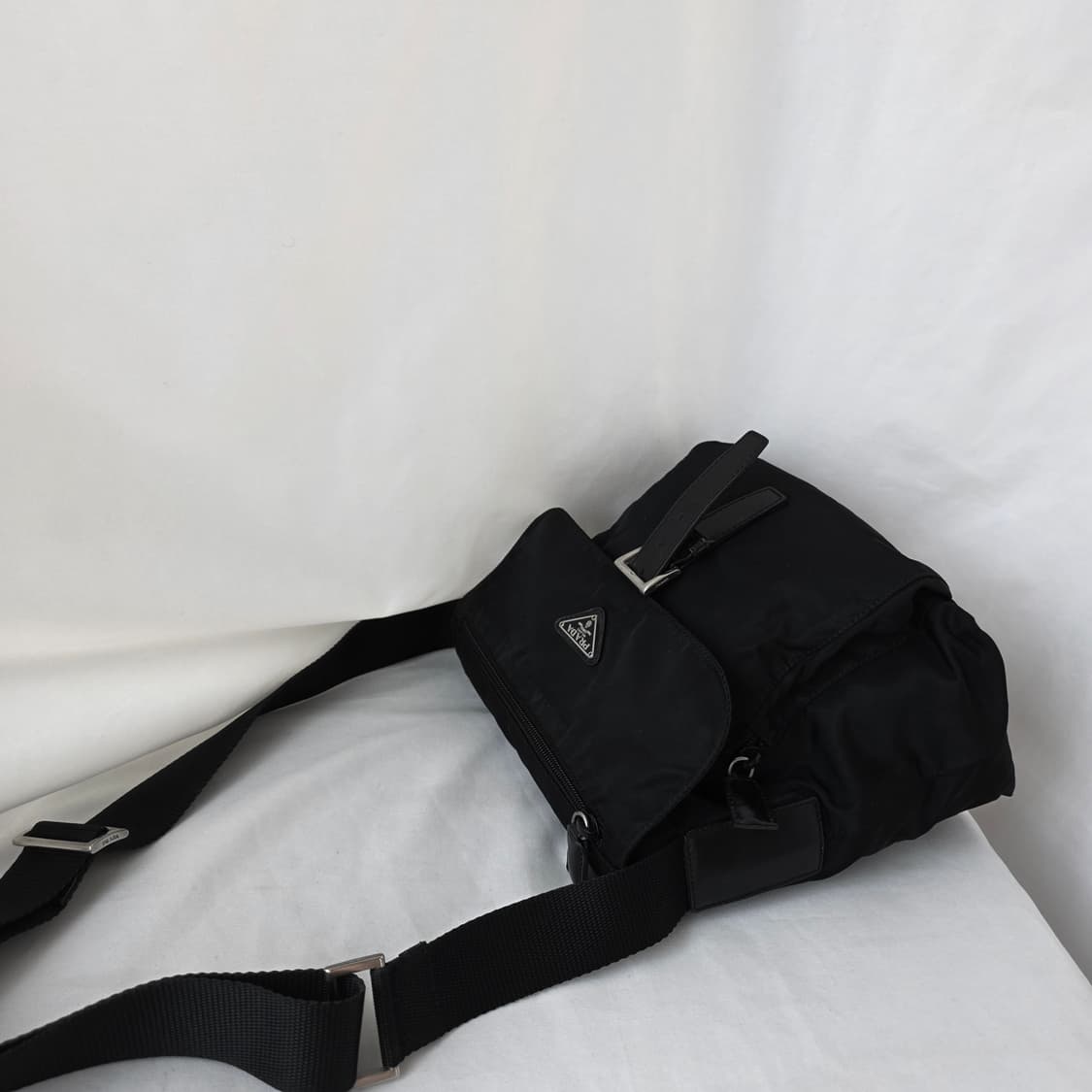 [정품 PRADA] 프라다 포코노 나일론 크로스백 주우재백 남녀공용 상품이미지3