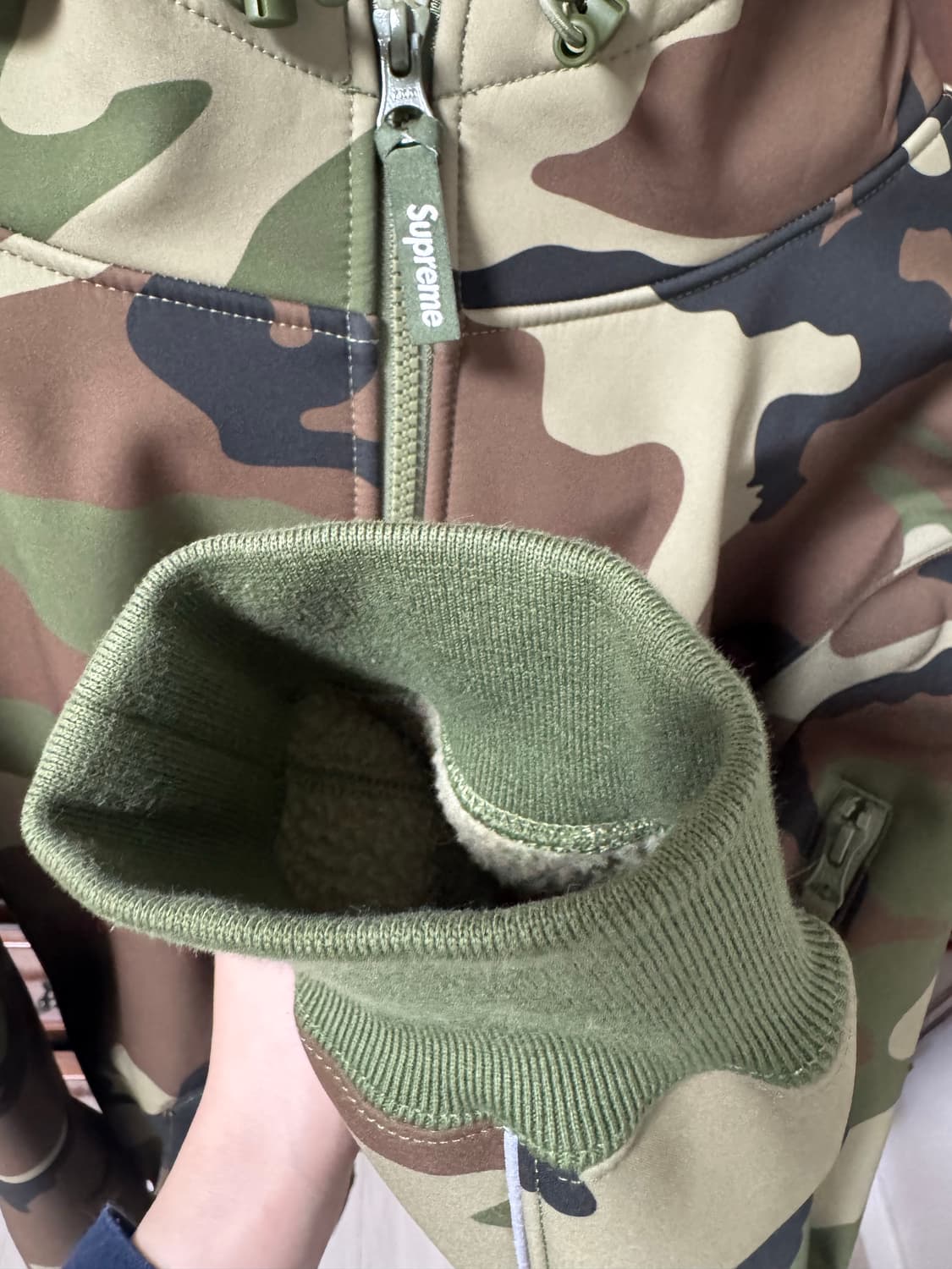 슈프림 윈드스토퍼 집업 후드 스웨트셔츠 우드랜드 카모 - 23FW 상품이미지4