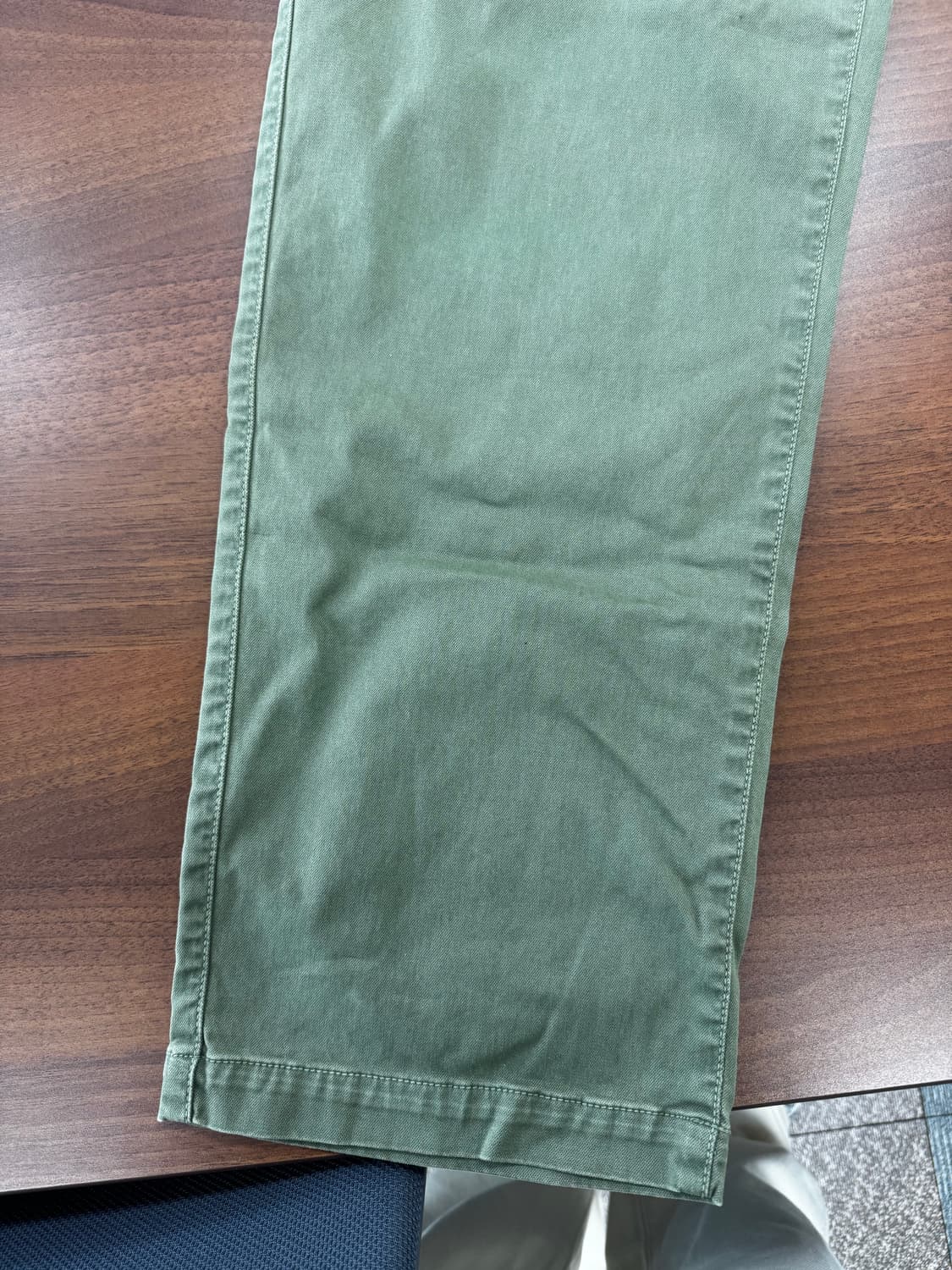 스톤아일랜드 스트레치 브로큰 트윌 코튼 올드 이펙트 팬츠 올리브 상품이미지2