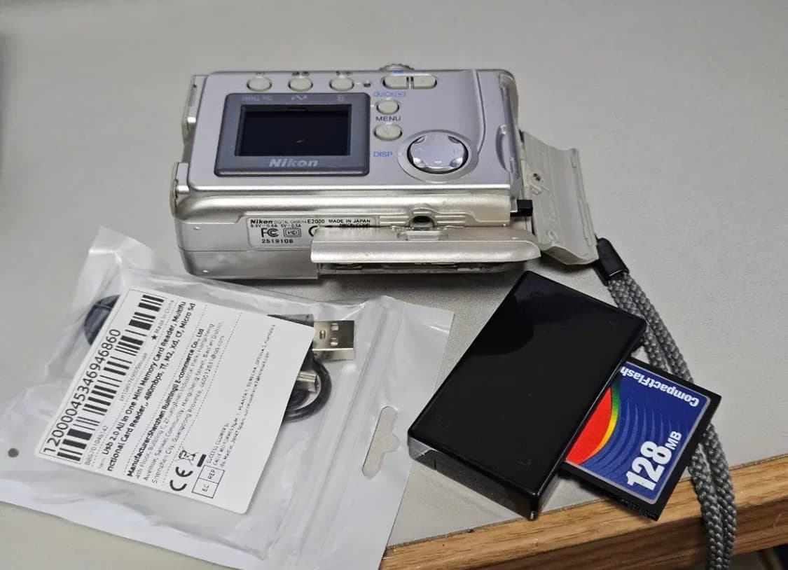 작례O)) ✨희귀매물✨ 니콘 쿨픽스 2000 상품이미지3