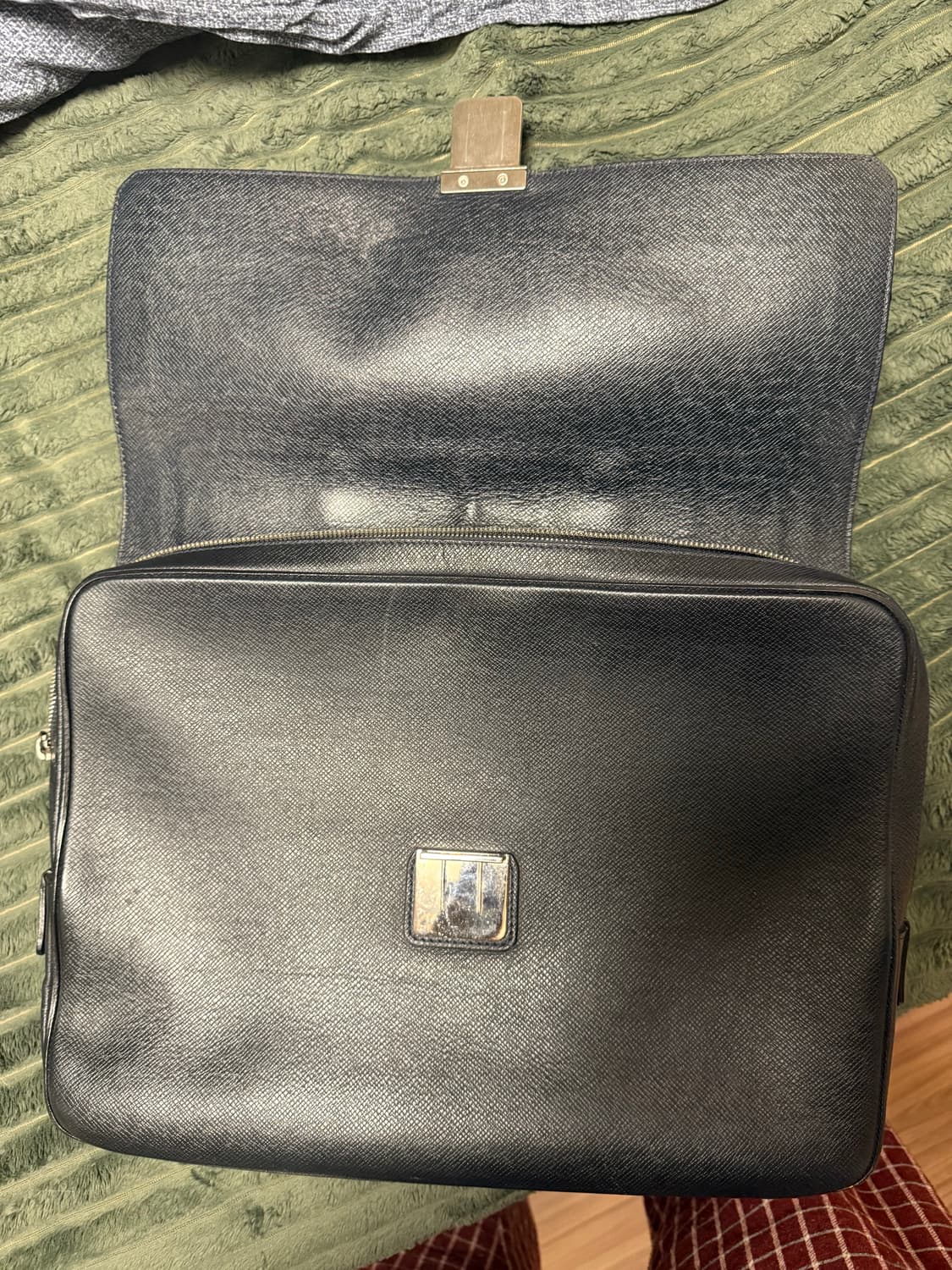 루이비통 바실리 타이가 서류가방 떨이 상품이미지2