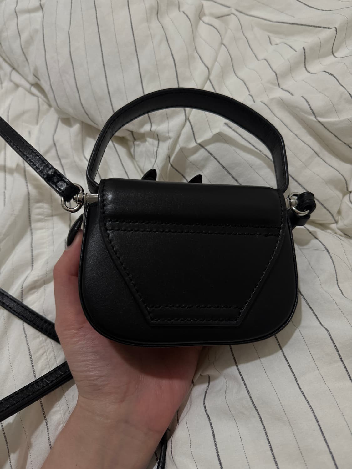 디젤 1DR 미니백 플라크 블랙 상품이미지2