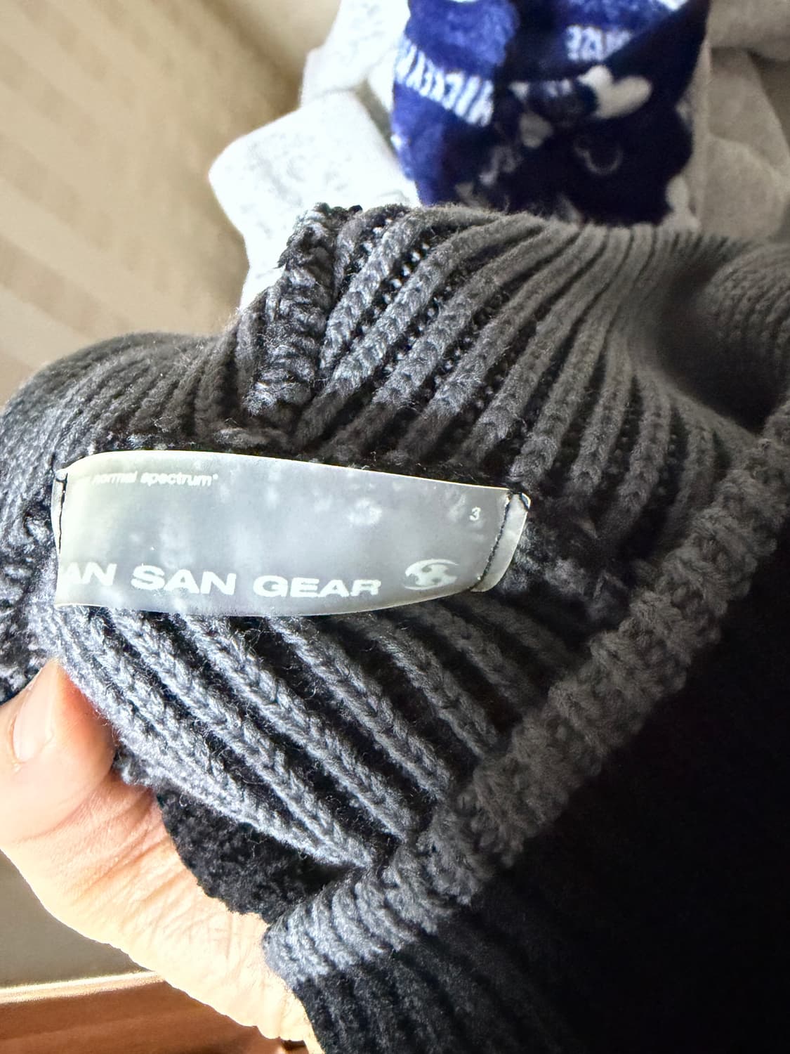 산산기어 23fw 후디드 니트 3사이즈 상품이미지4