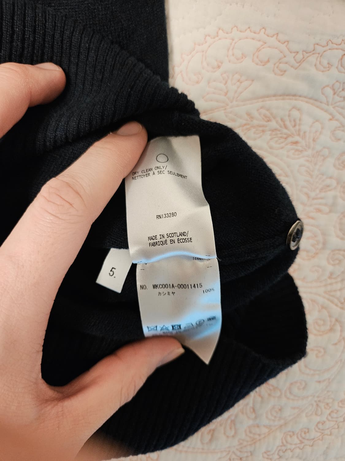 톰브라운 4선 캐시미어 가디건 네이비 색상 5 사이즈 판매합니다! 상품이미지6