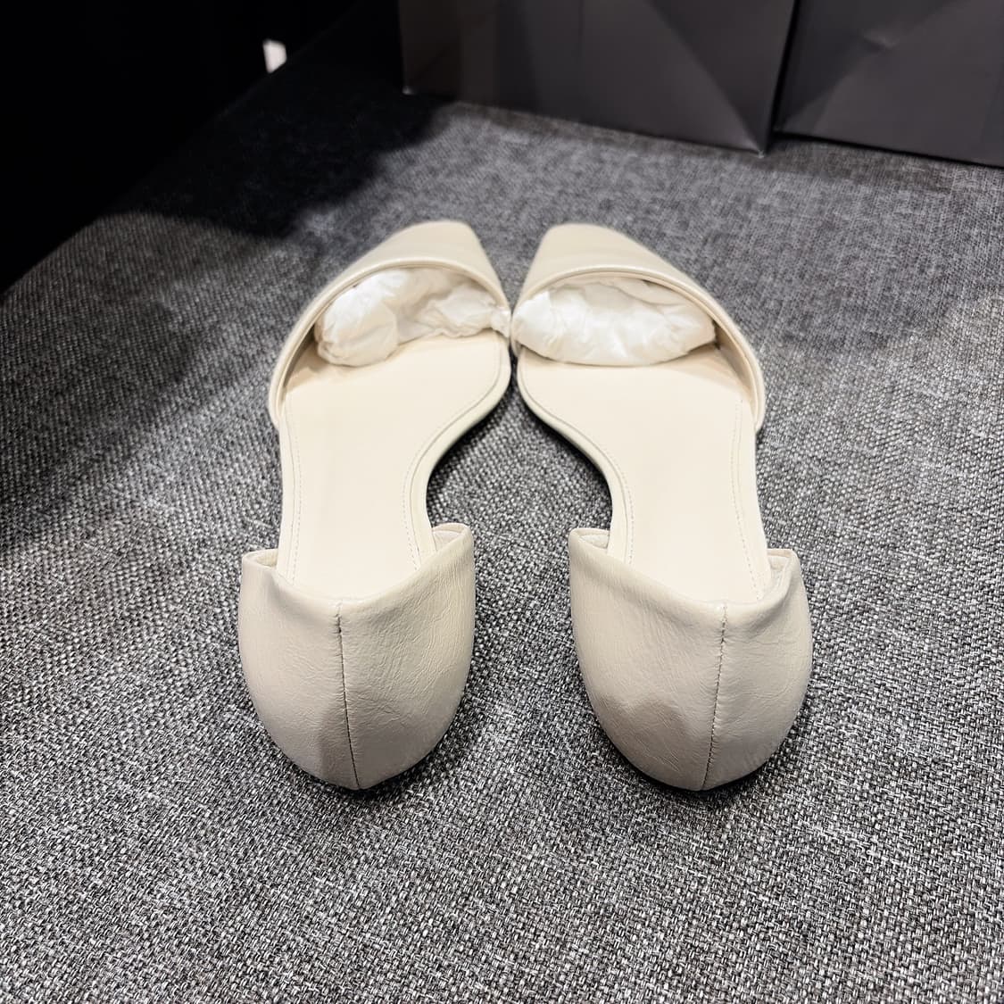 (정품/새상품) TOTEME 토템 여성 아이보리 레더 발레 플랫 슈즈 상품이미지4