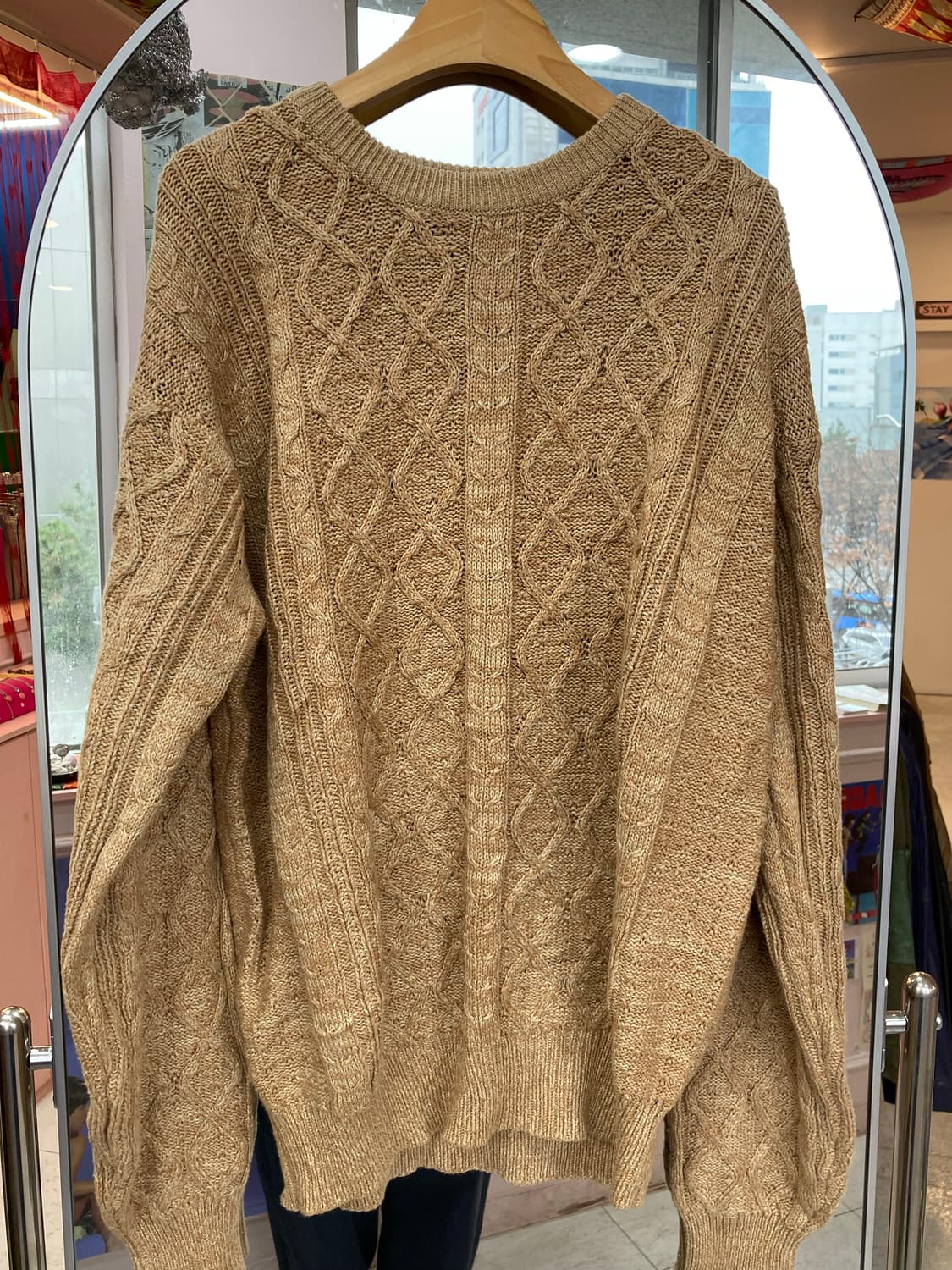 에스닉 베이지 꽈배기 오버핏 니트 상품이미지2