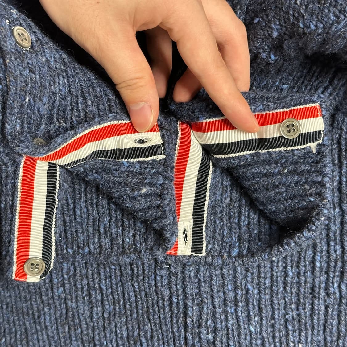 [2] 톰브라운 사선완장 도네갈 케이블 니트 신형 상품이미지7