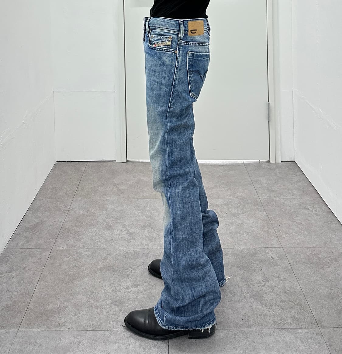 Diesel Distressed Indigo Bootcut Denim 상품이미지1