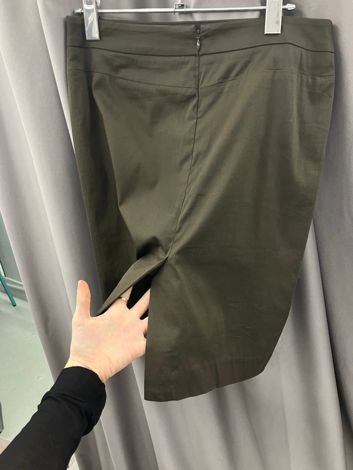 미니멀 백 슬릿 미디 스커트 상품이미지3