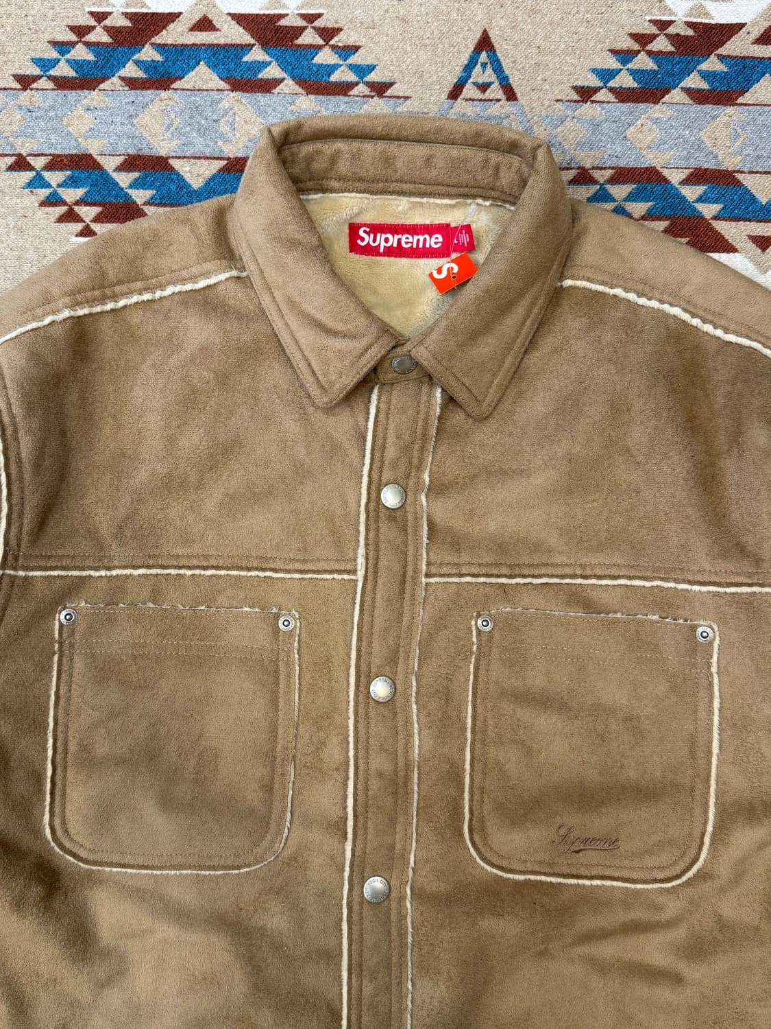 [L] 슈프림 포우 스웨이드 스냅 셔츠 탄 - 25FW 상품이미지3