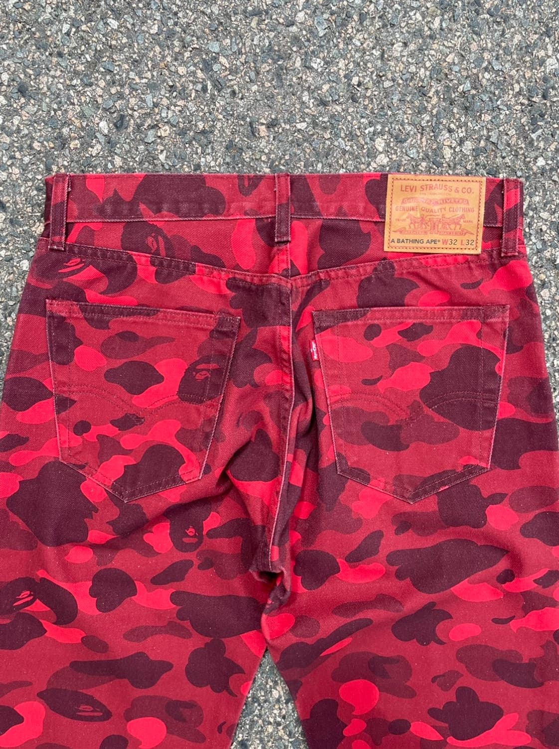 베이프 x 리바이스 레드 카모 데님팬츠 상품이미지5