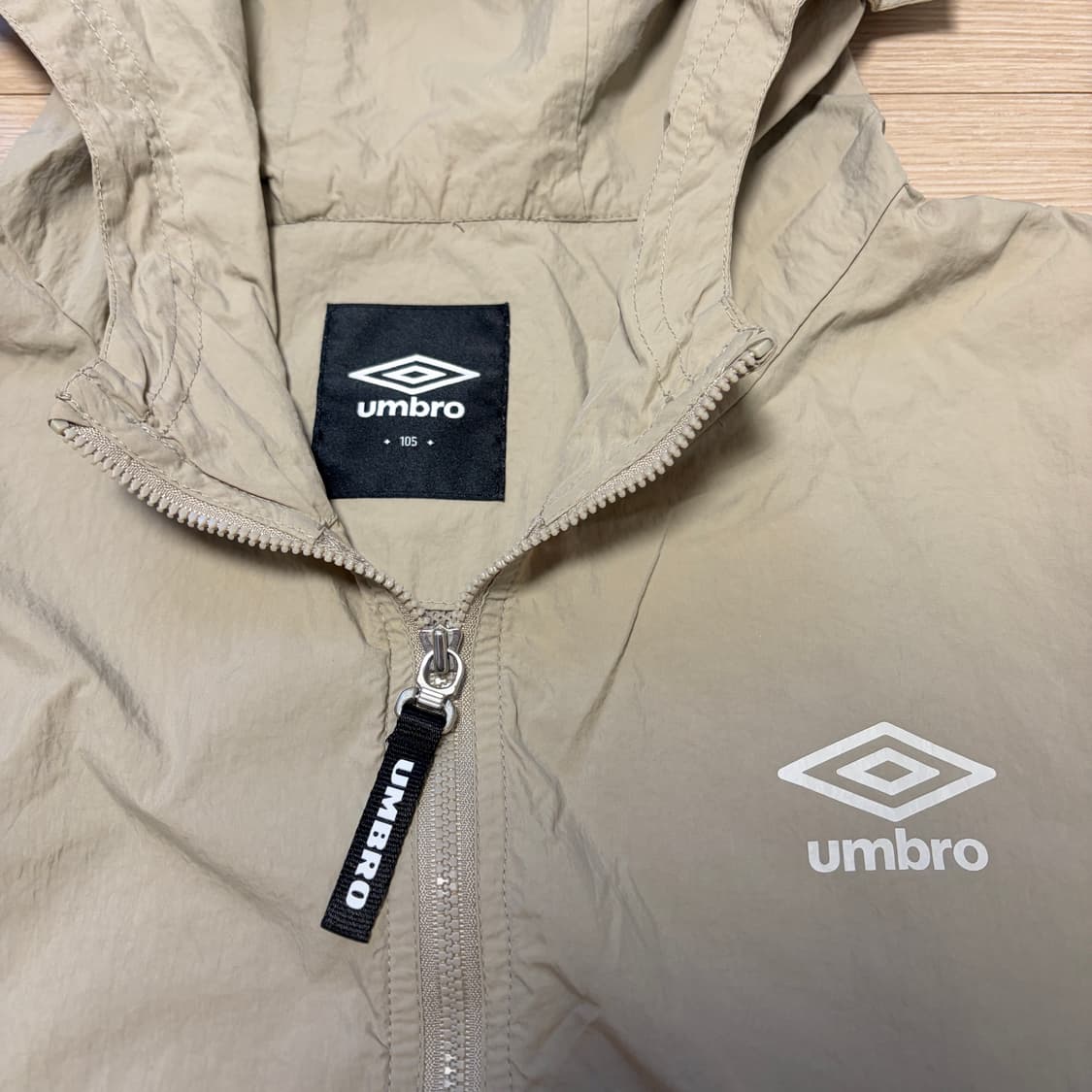 엄브로 컬러블럭 베이지 후드 아노락 트레이닝 세트 상품이미지5