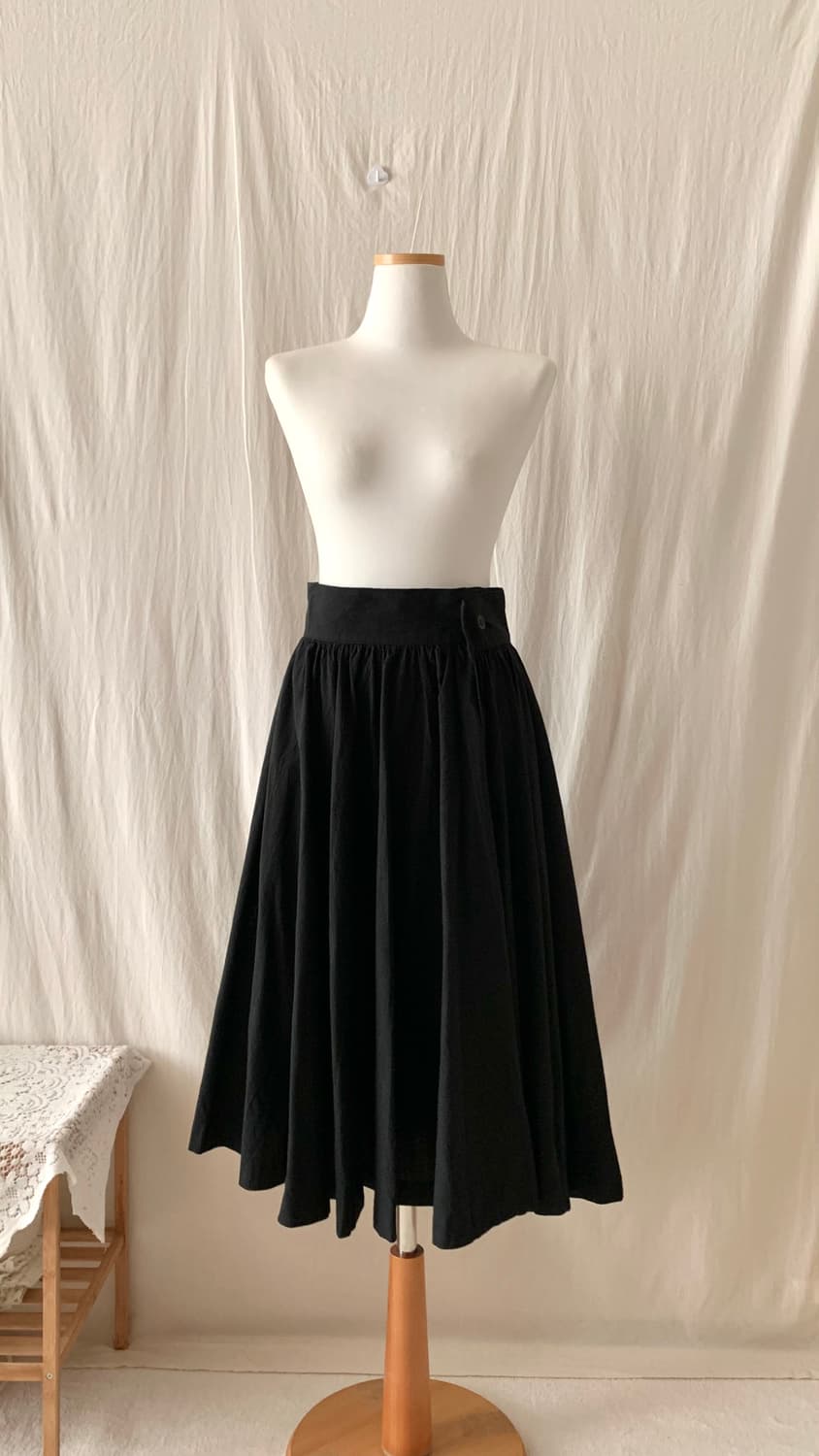 랩 블랙 볼륨 스커트 상품이미지3