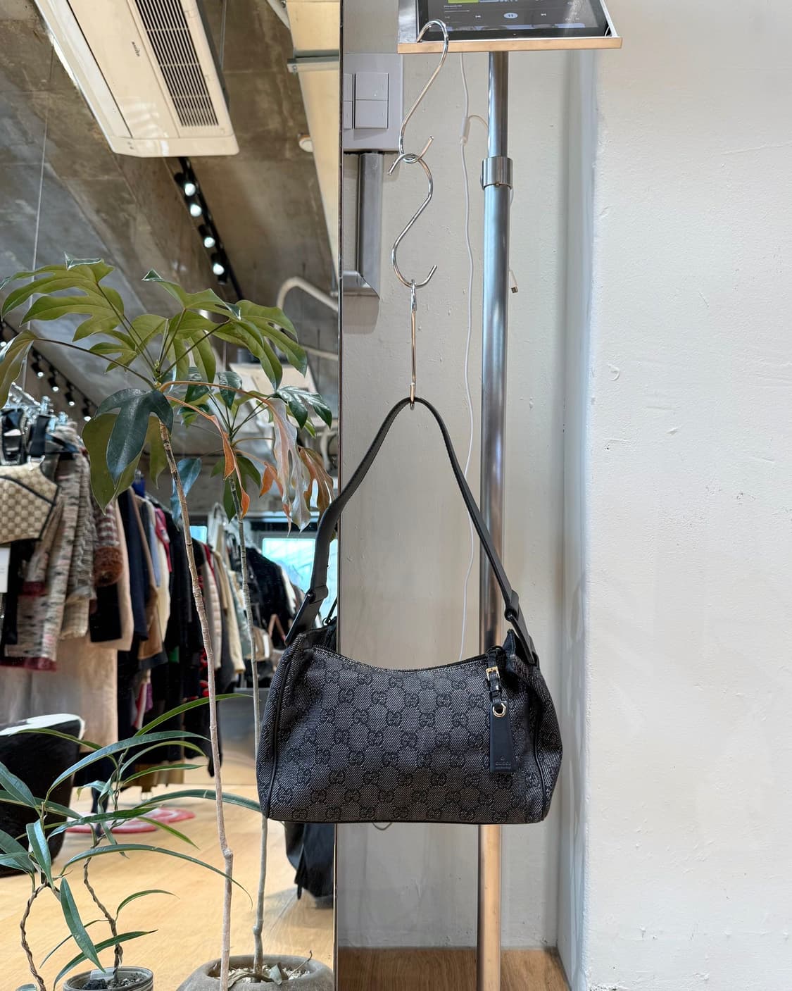 구찌 블랙 캔버스 GG 숄더백  상품이미지1