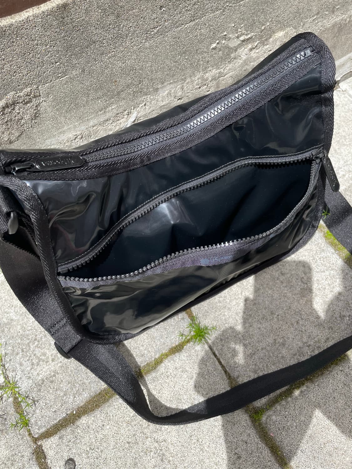 Lesportsac 레스포삭 유광 크로스백 상품이미지8