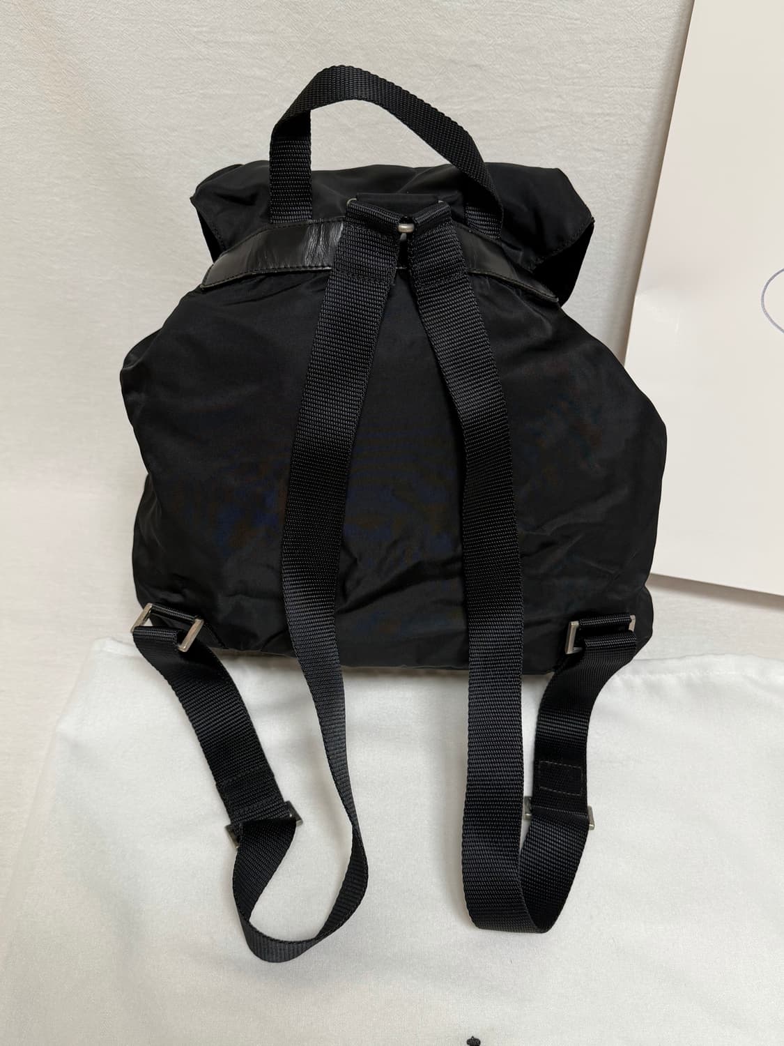 정품 프라다 포코노 나일론 투포켓 백팩 블랙 미디움 상품이미지6