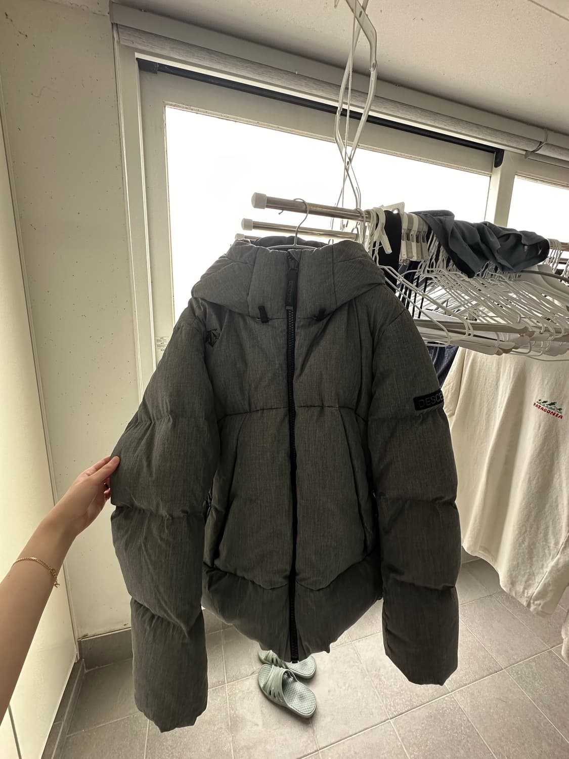 데상트 패딩 상품이미지1