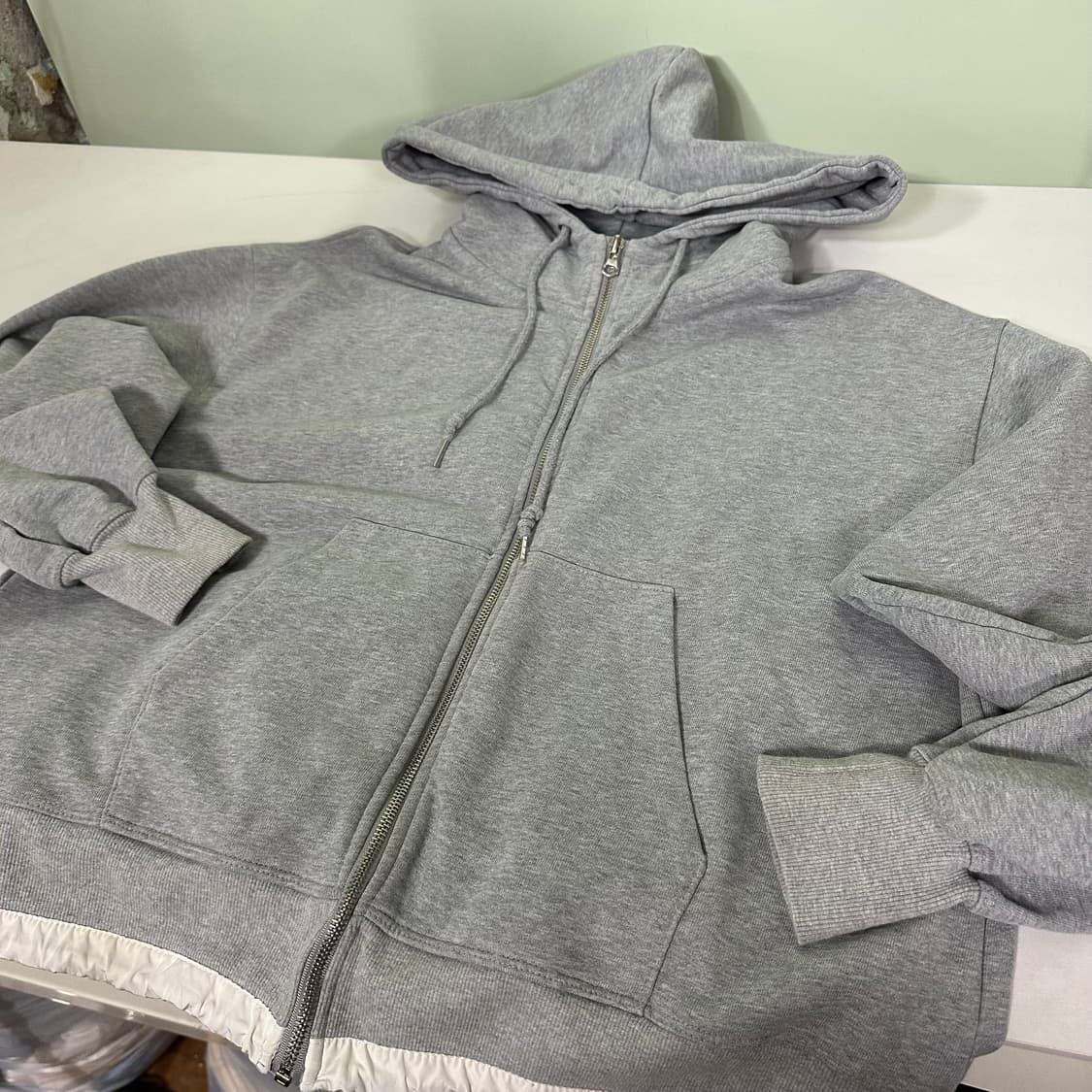 OS 페이브아카이브 그레이 오버핏 밑단스트링 스웻코튼 크롭후드집업  상품이미지3