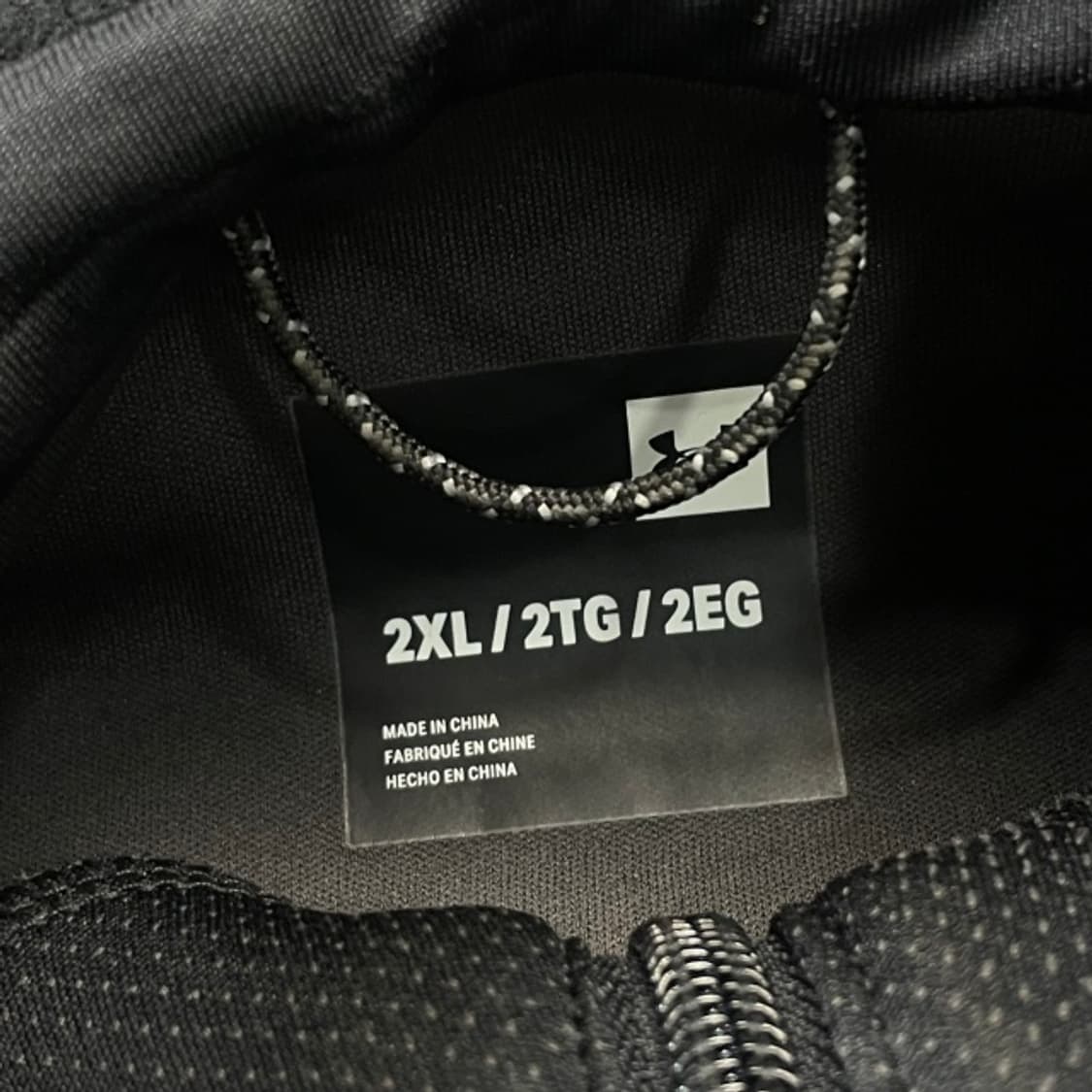 105 언더아머 무브 에어캡 후드 자켓  상품이미지3