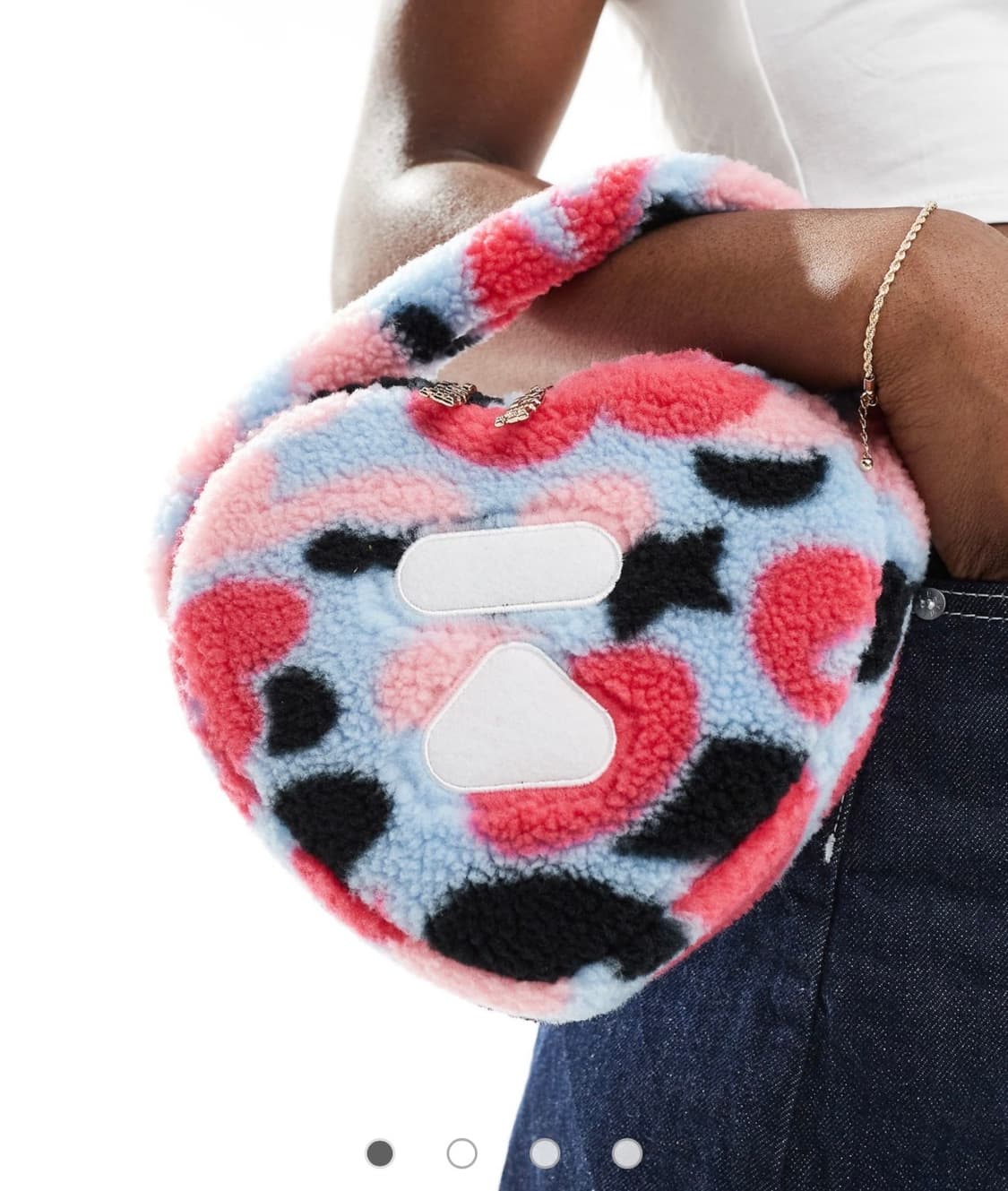 에이프 하트 퍼 백 상품이미지1