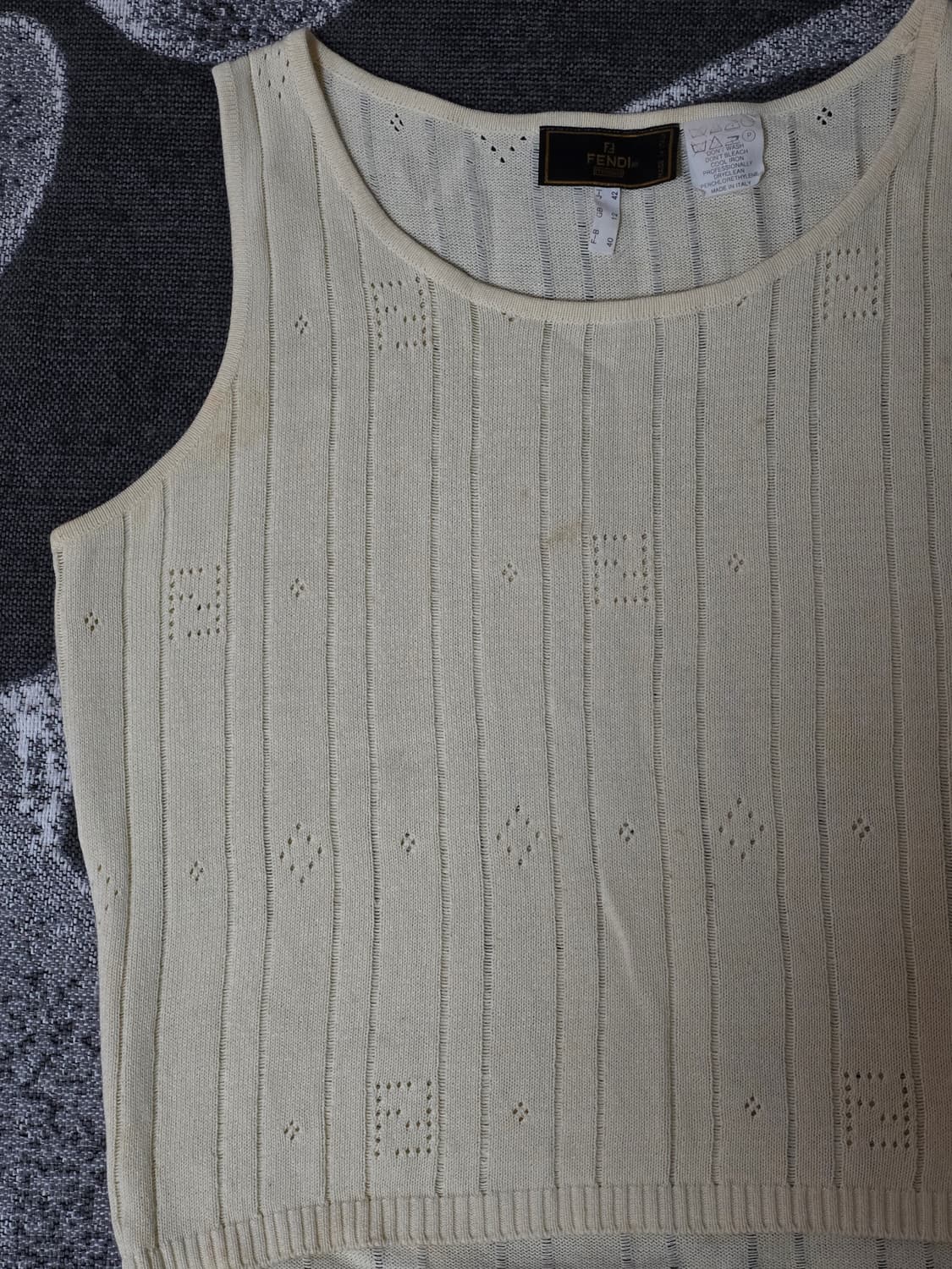 FENDI 펜디 정품 포인텔 크롭 니트 슬리브리스 상품이미지3