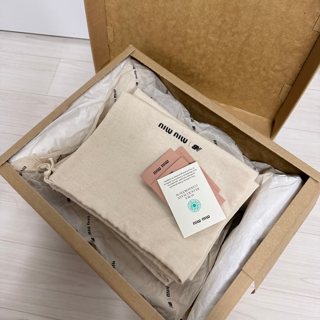 [37] 미우미우 뉴발란스 574 화이트 상품이미지8