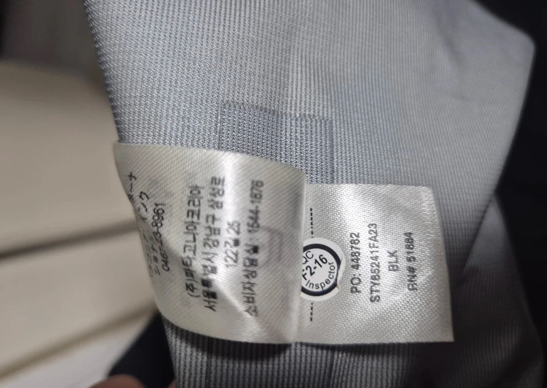 파타고니아 토렌쉘 블랙 색상 XL 사이즈입니다. 3회 착용하여 상태 좋습 상품이미지3