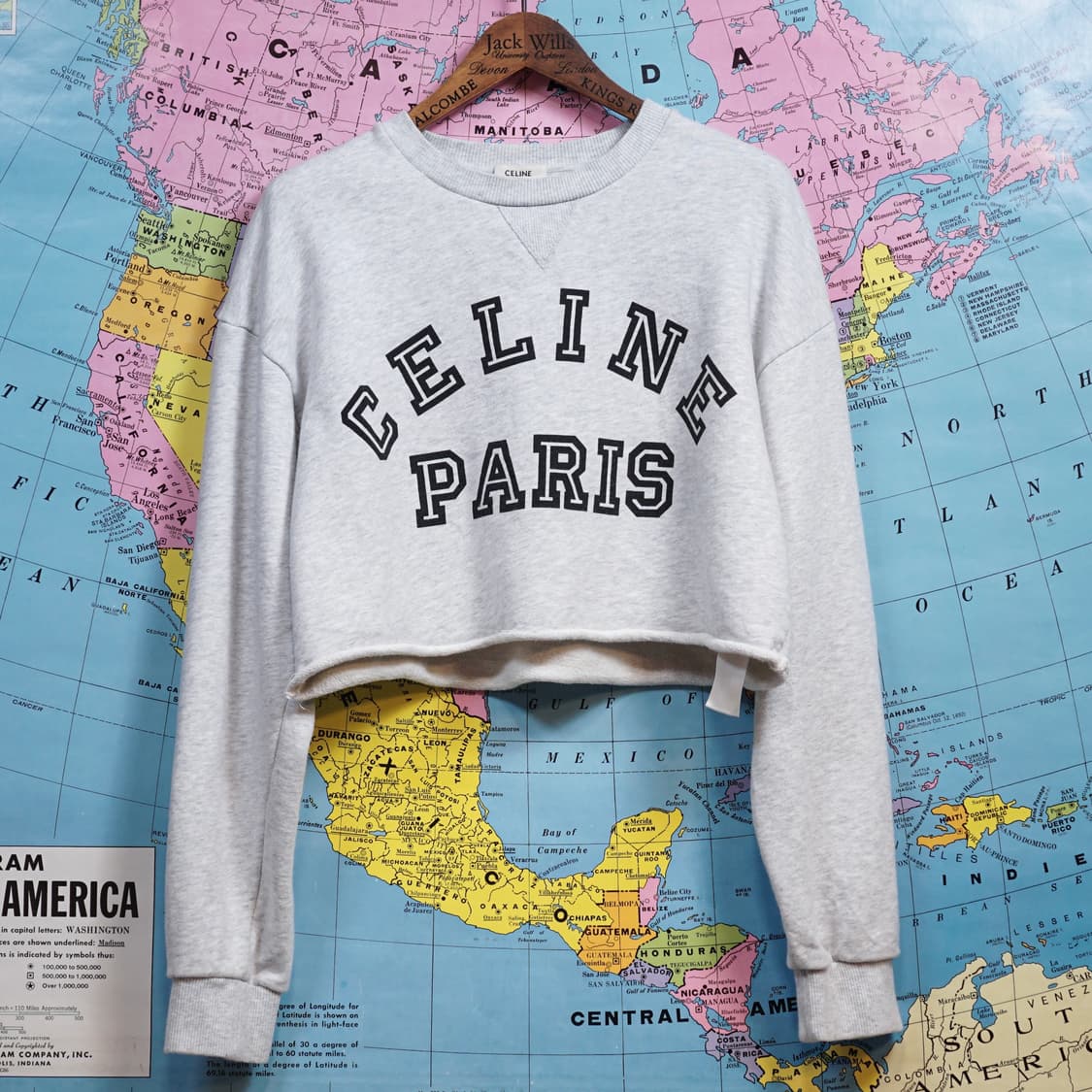 셀린느 바시티 로고 크롭 스웻셔츠 상품이미지2