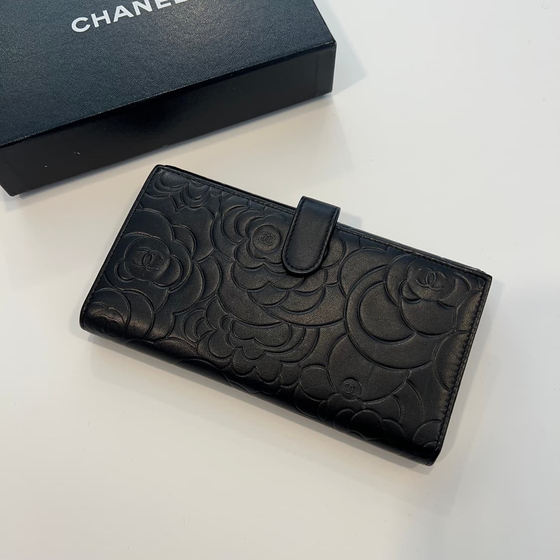 Chanel 샤넬 까멜리아 장지갑 상품이미지3
