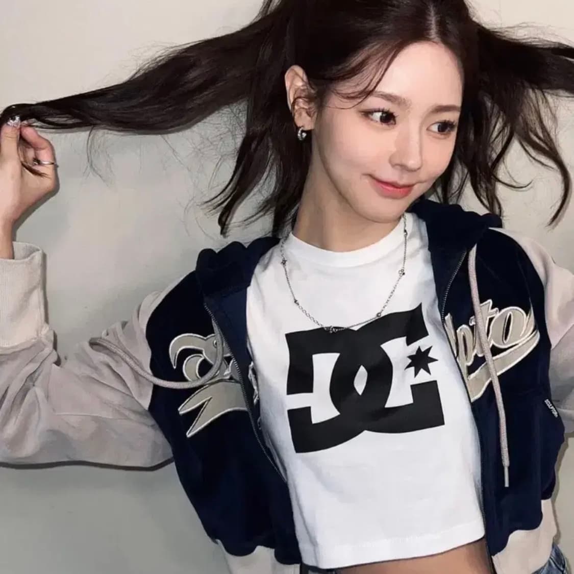 스컬프터 벨루어 셋업 후드집업 스커트 상품이미지4