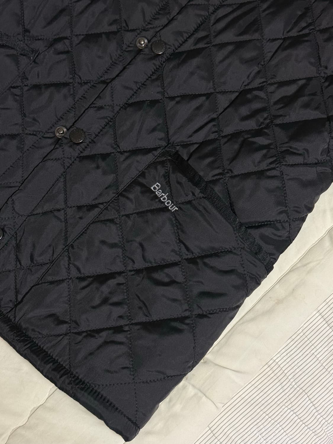 바버 퀼팅 자켓 블랙 색상 L 상품이미지2